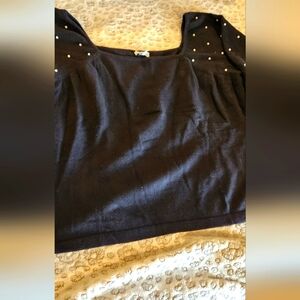 PLus Size 4x Sofia Vergara sweater with puffed sleeves and pearls